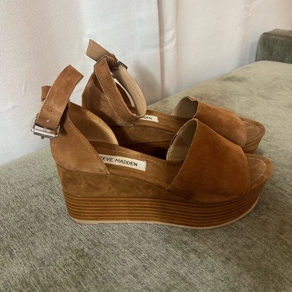 Steve Madden brown leather wedges. Size 7.
